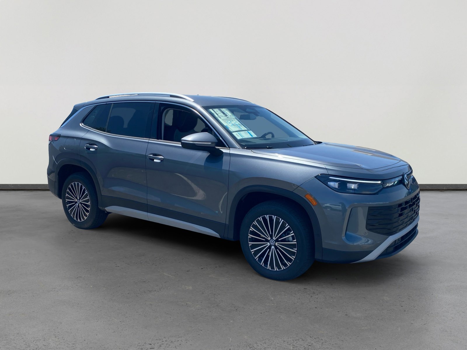 New 2025 Volkswagen Tiguan S image 7