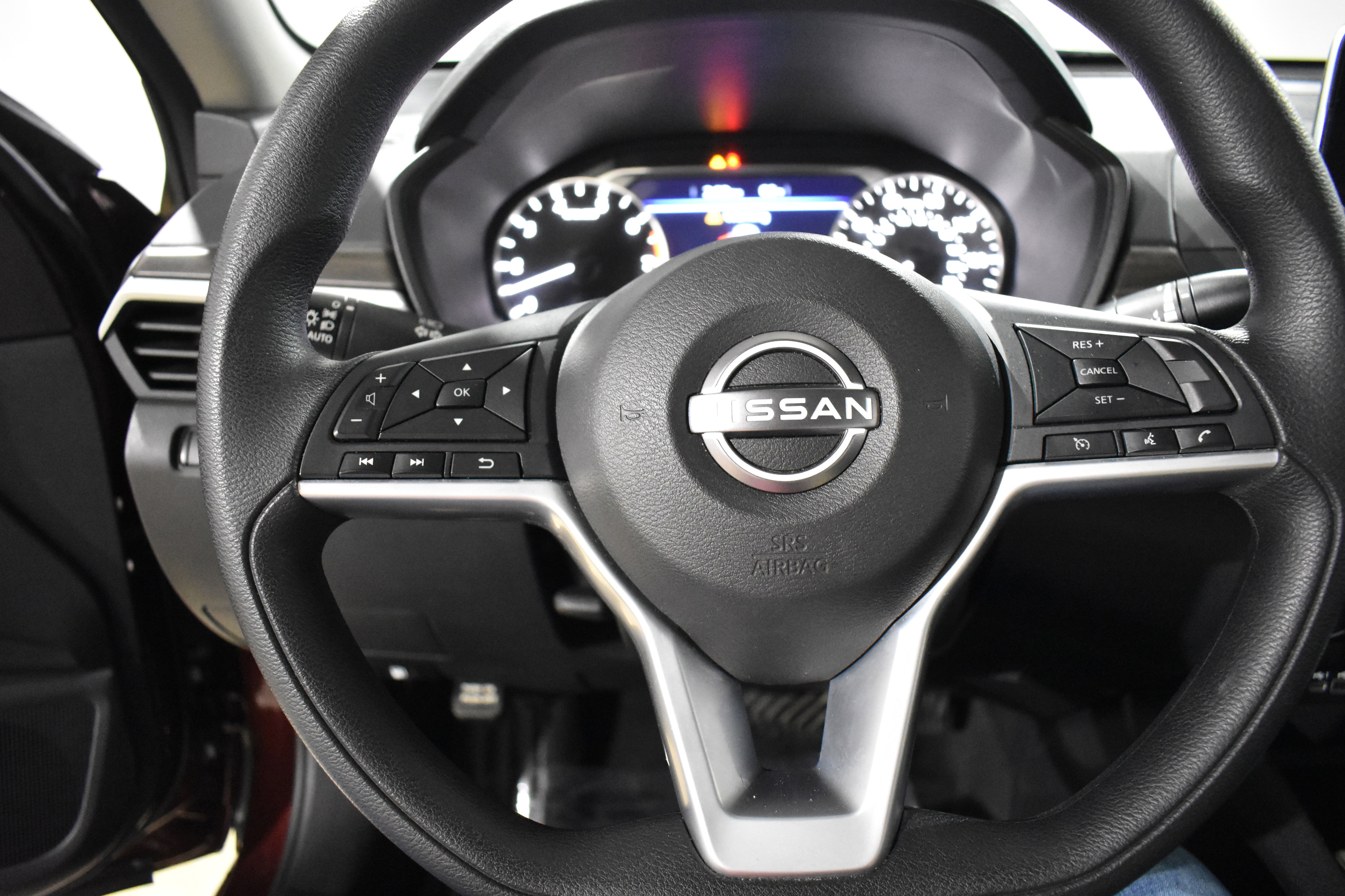 Used 2025 Nissan Altima 2.5 SV image 12