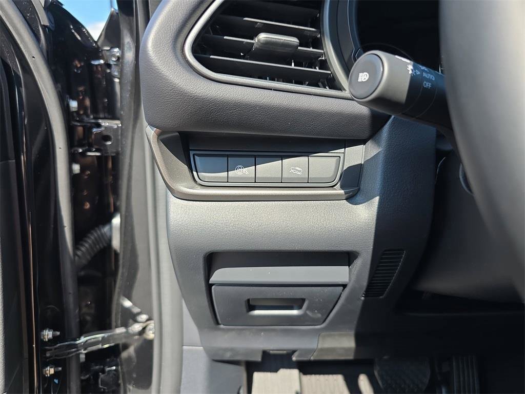 New 2025 MAZDA CX-30 AWD 2.5 S w/ Select Sport Pkg image 21