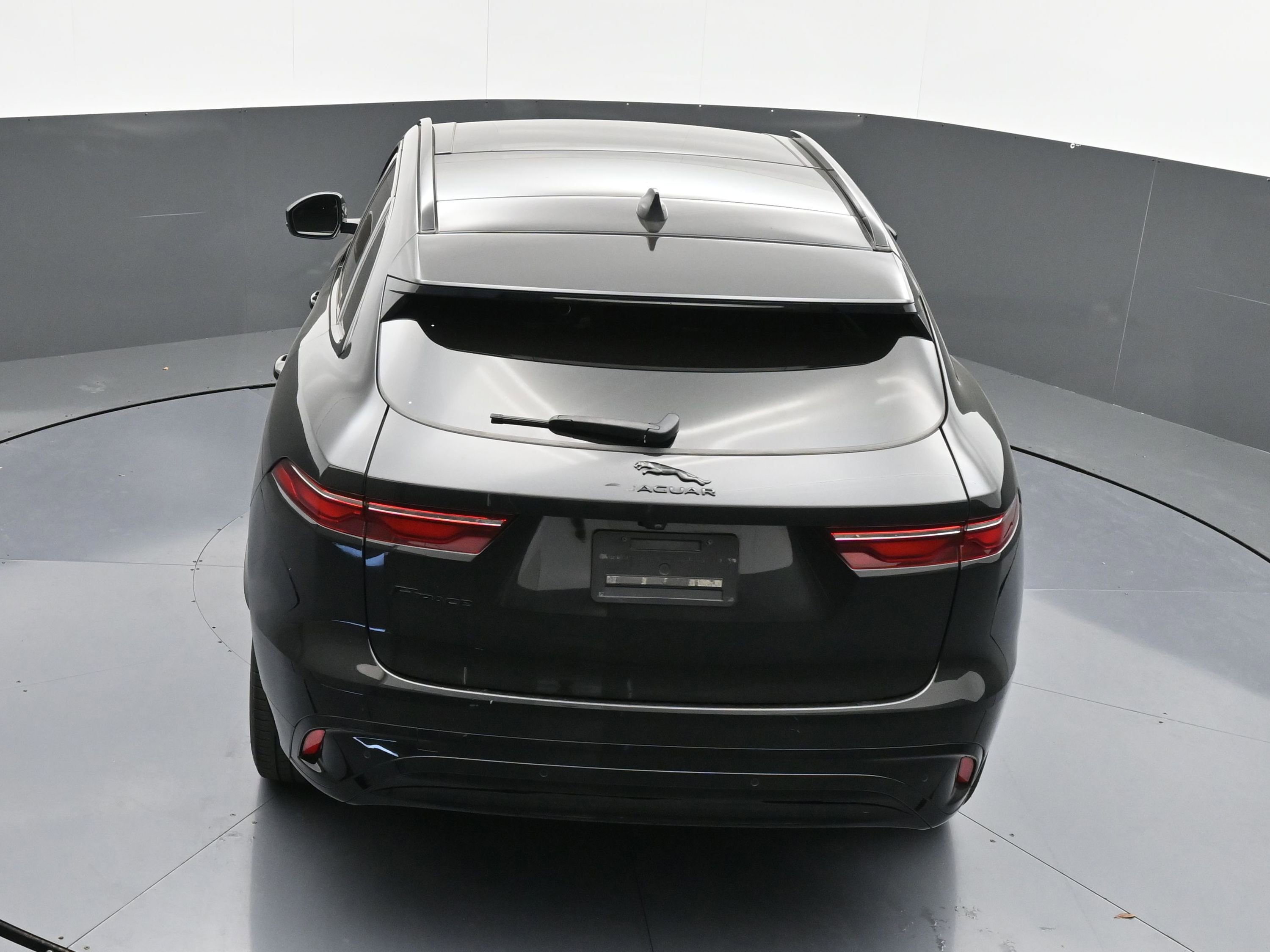 Used 2022 Jaguar F-PACE S image 39