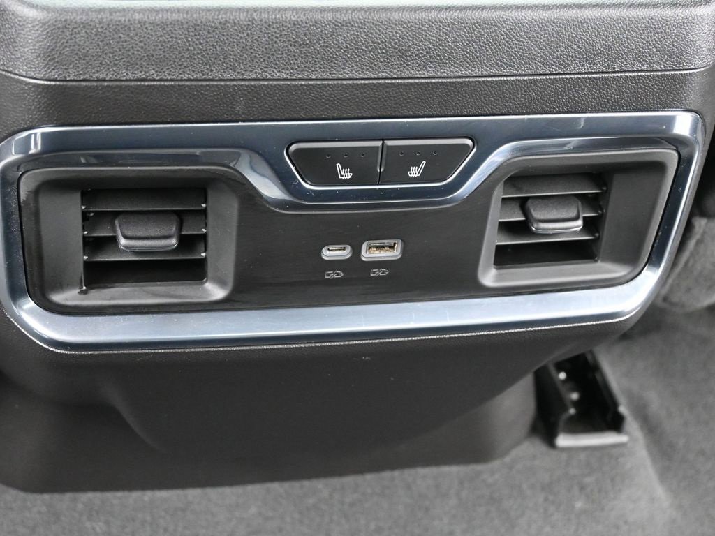 Used 2024 GMC Sierra 1500 Denali w/ Technology Package image 16