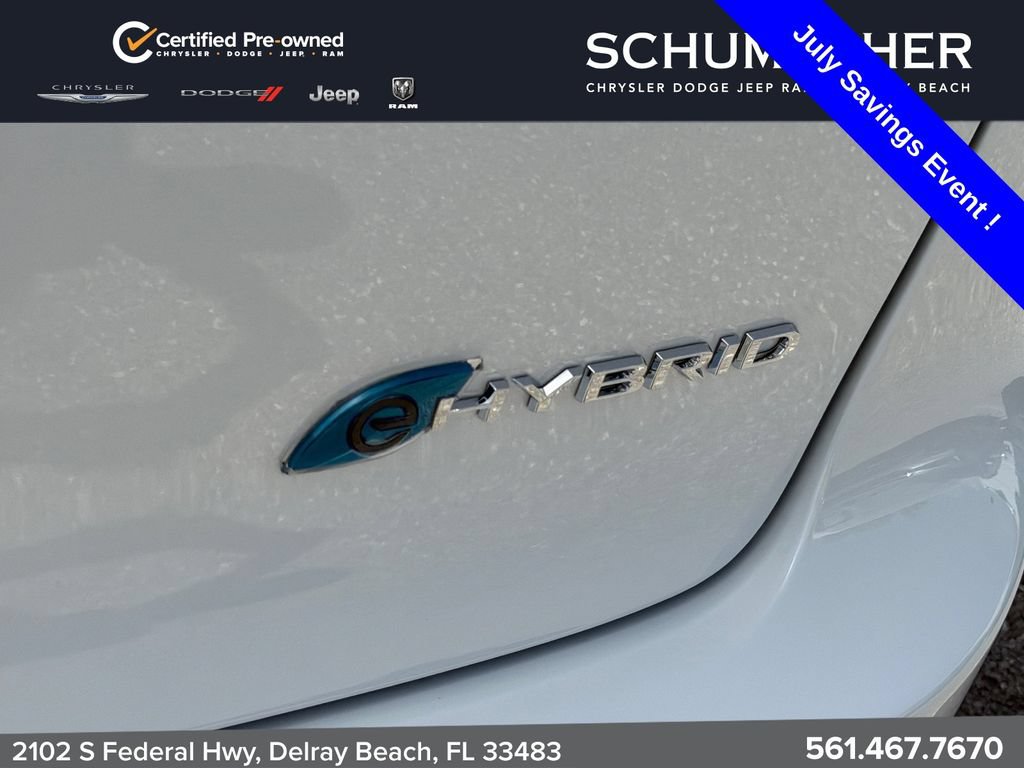 Used 2025 Chrysler Pacifica Select FWD image 16