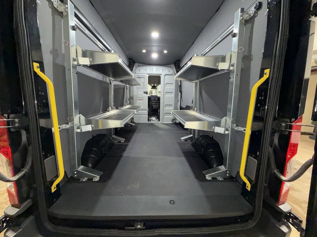 Used 2025 Ford E-Transit 148 High Roof RWD image 22