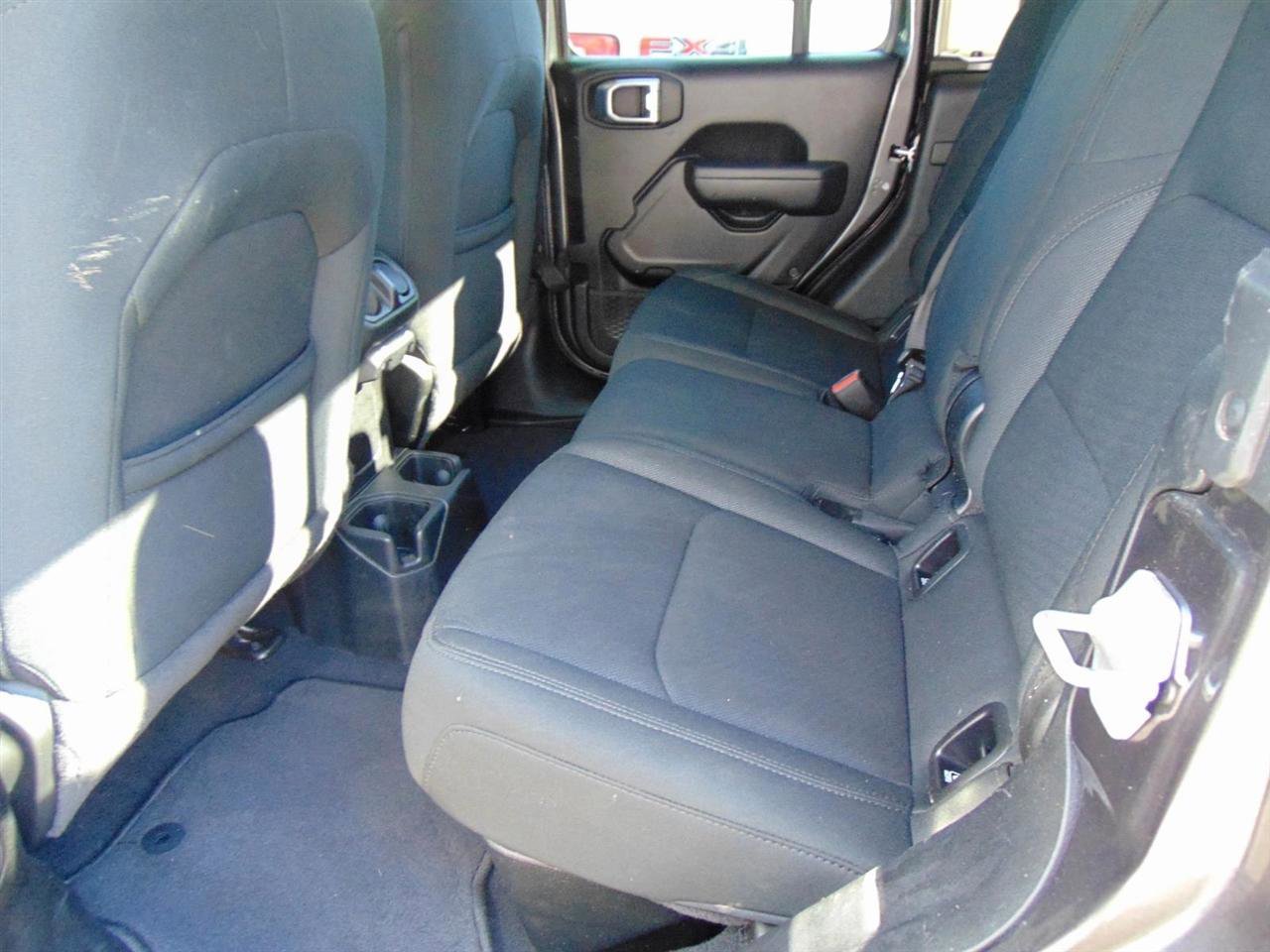 Used 2023 Jeep Gladiator Sport AWD/4WD image 11