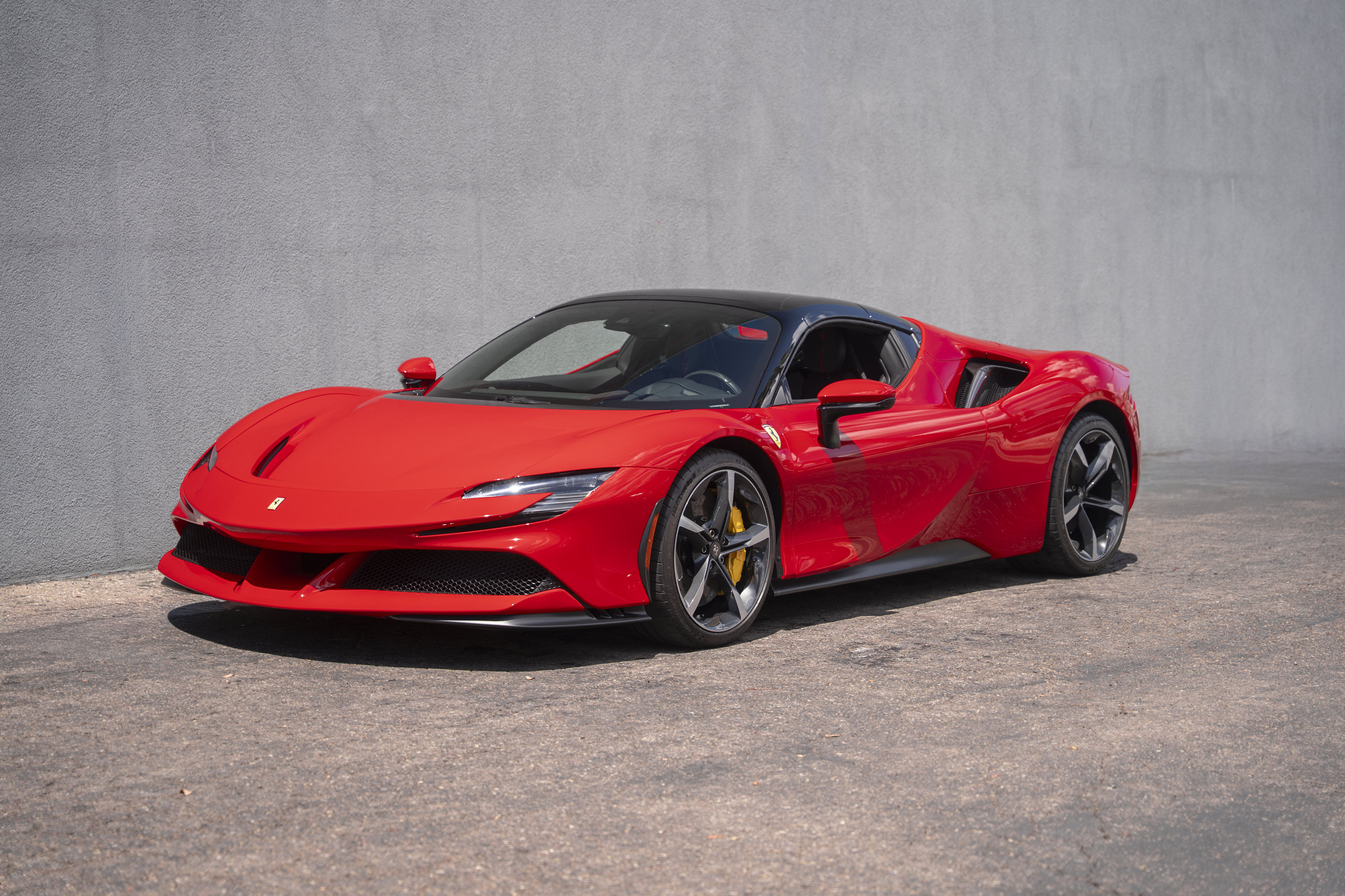 Used 2022 Ferrari SF90 Spider AWD/4WD image 12