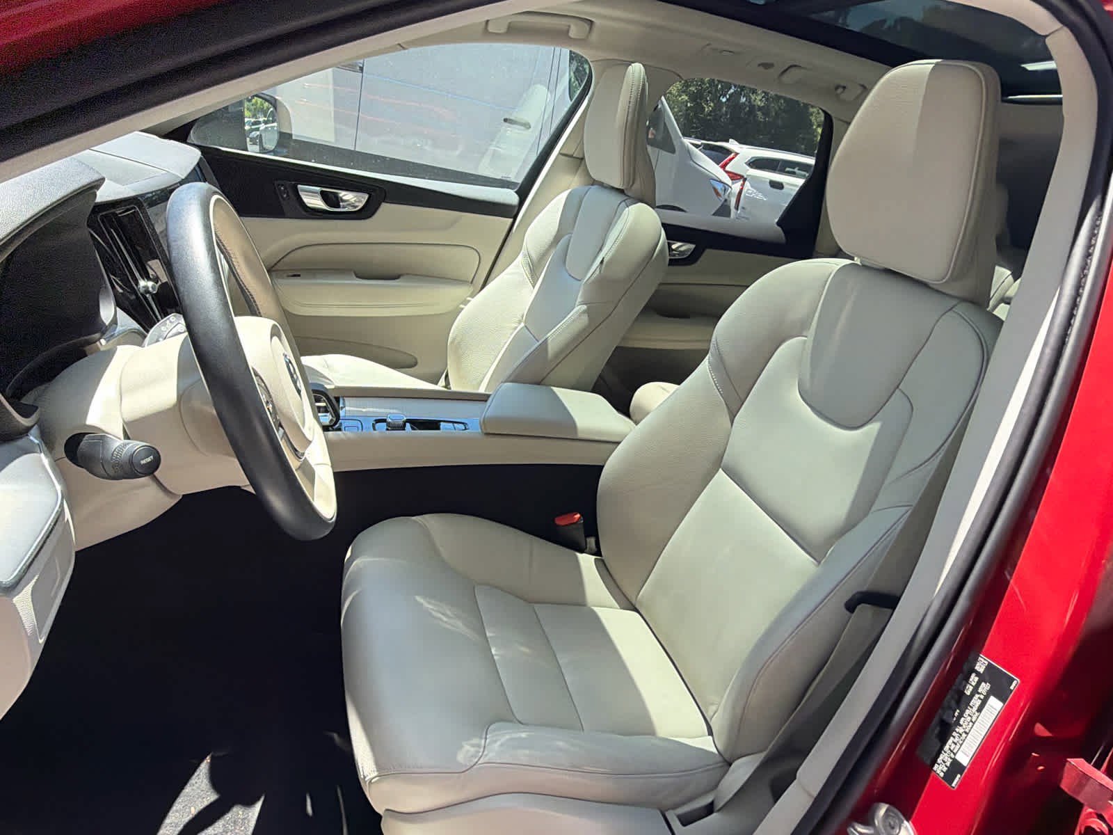 Used 2024 Volvo XC60 B5 Core w/ Protection Package AWD/4WD image 28