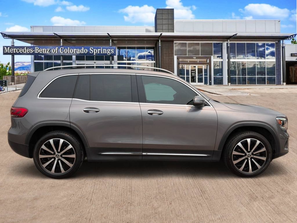 Used 2021 Mercedes-Benz GLB 250 w/ Premium Package image 4