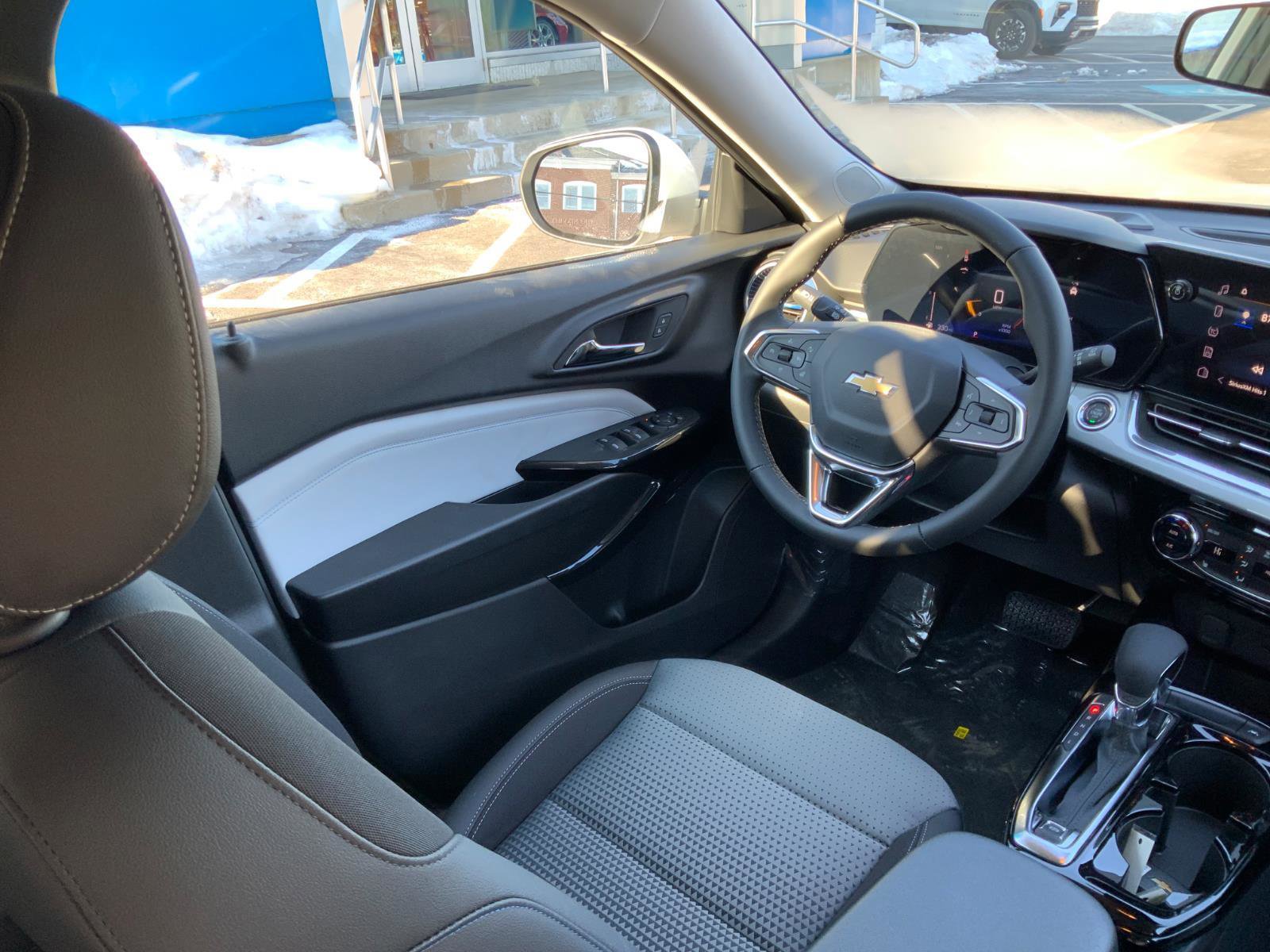 New 2026 Chevrolet Trax LT w/ Driver Confidence Package image 14