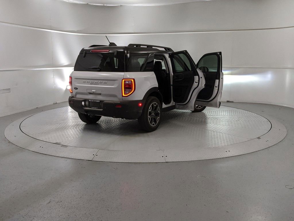 New 2025 Ford Bronco Sport Outer Banks w/ Outer Banks Tech Package+ image 9