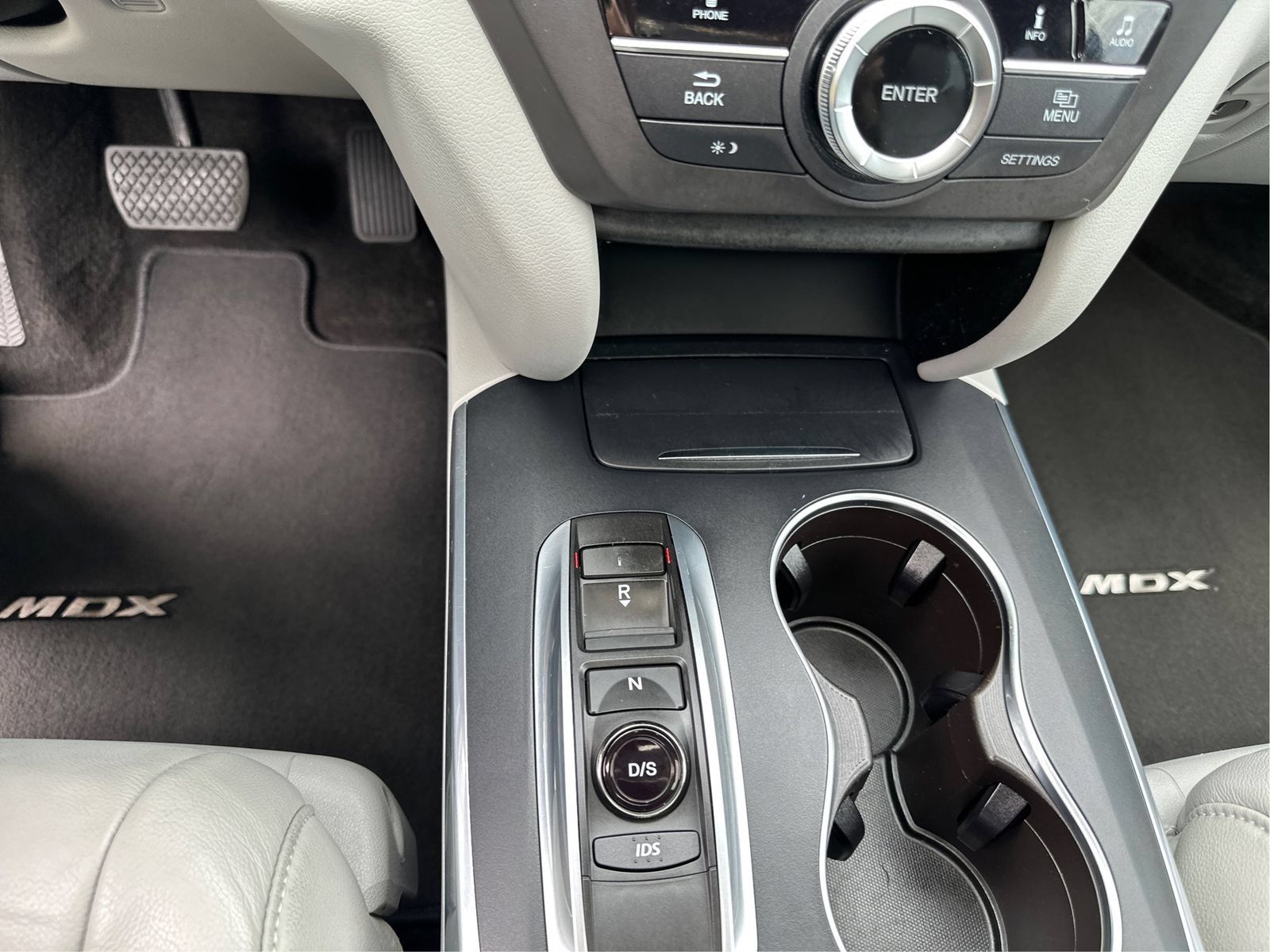 Used 2016 Acura MDX SH-AWD image 17