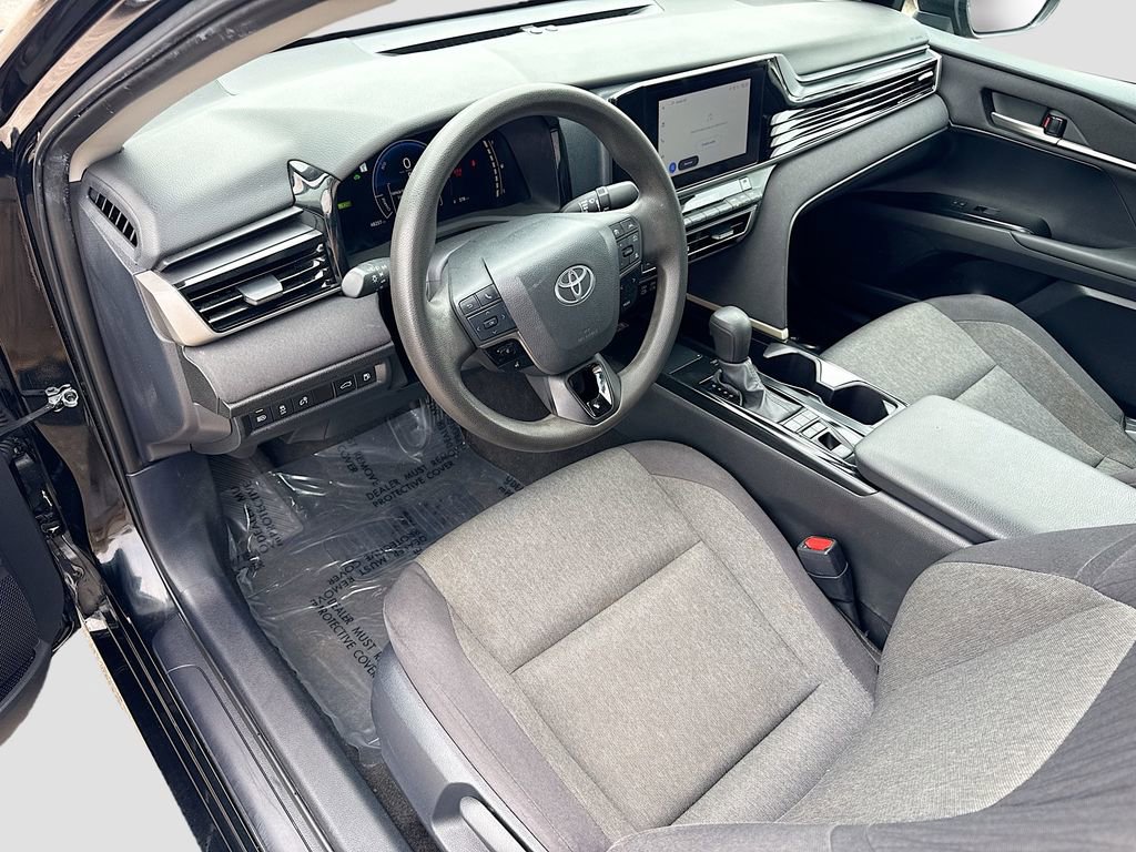 Used 2025 Toyota Camry LE image 24