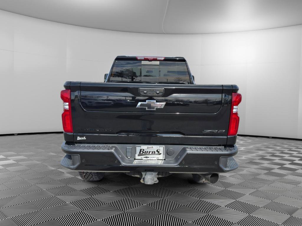 Used 2024 Chevrolet Silverado 2500 ZR2 w/ Technology Package image 6