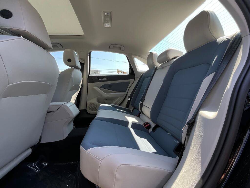 New 2026 Volkswagen Jetta SE FWD image 13