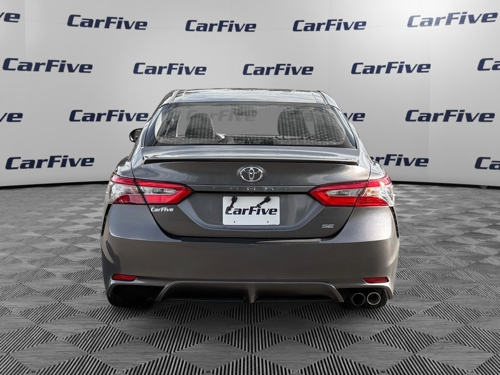 Used 2018 Toyota Camry SE w/ Moonroof Package FWD image 4