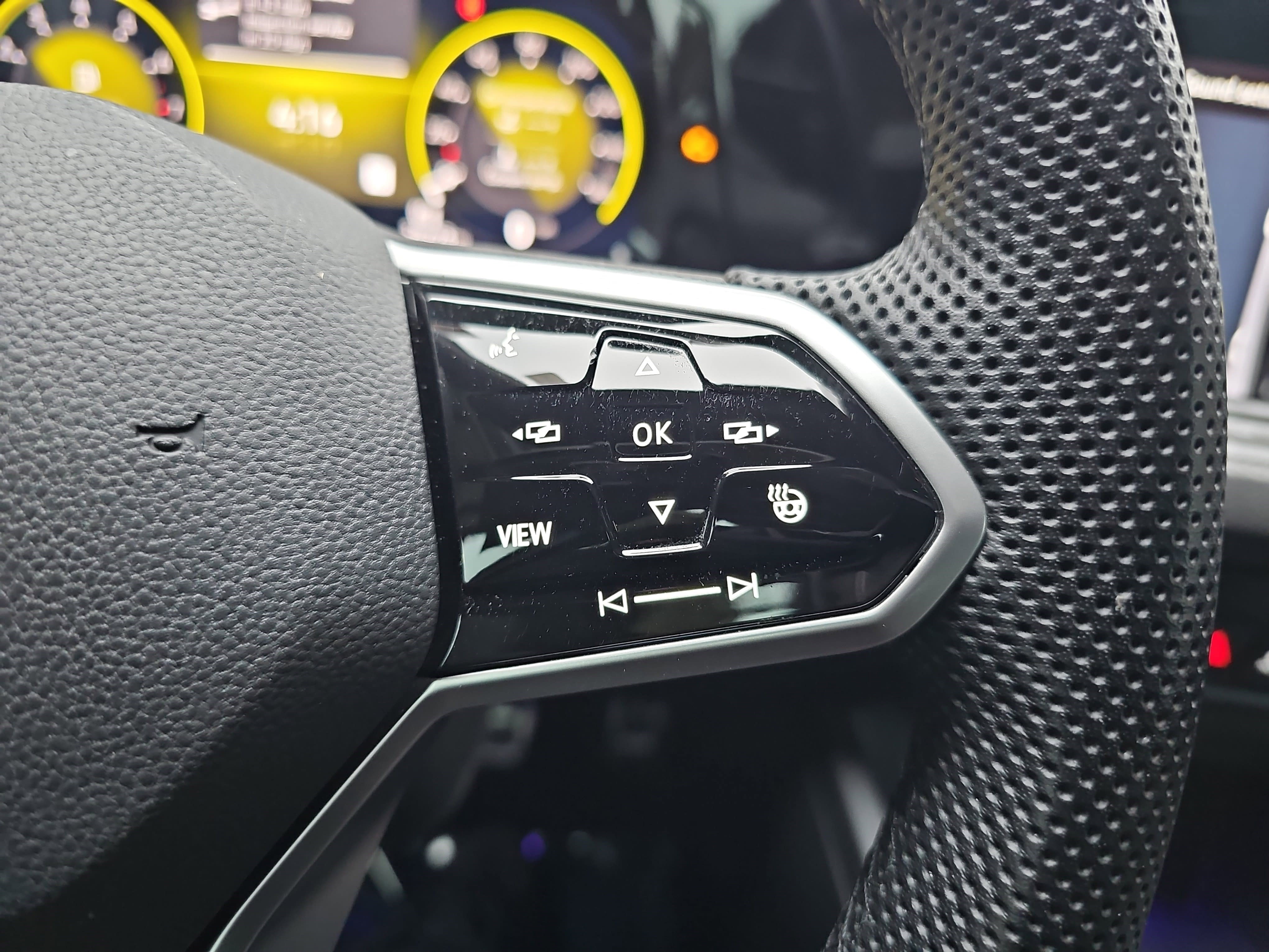 Used 2022 Volkswagen GTI SE image 18