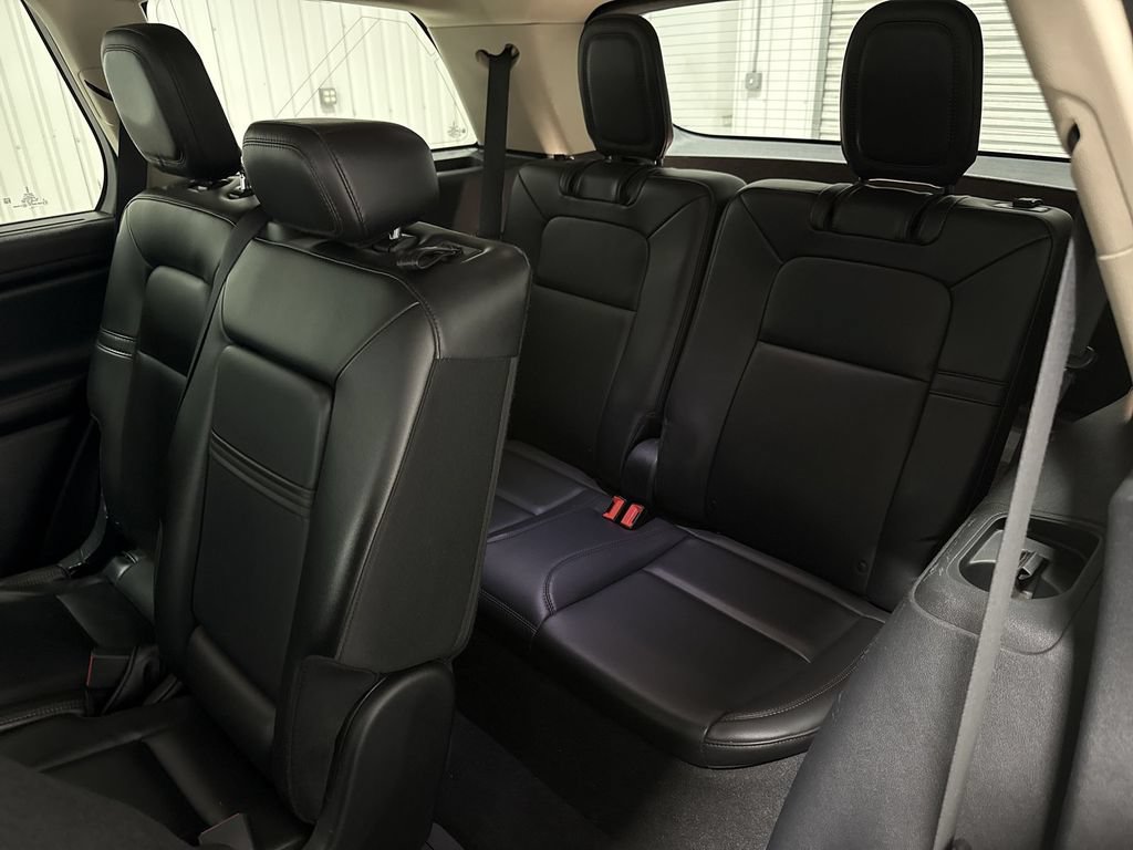 Used 2023 Lincoln Aviator AWD image 26