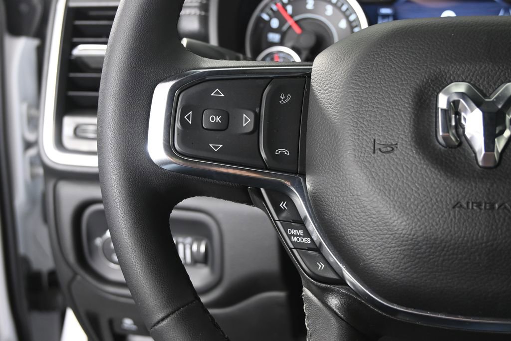 Used 2025 RAM 1500 Laramie AWD/4WD image 36