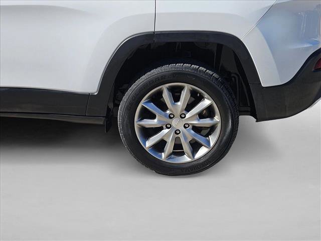 Used 2018 Jeep Cherokee Limited w/ Technology Group image 9