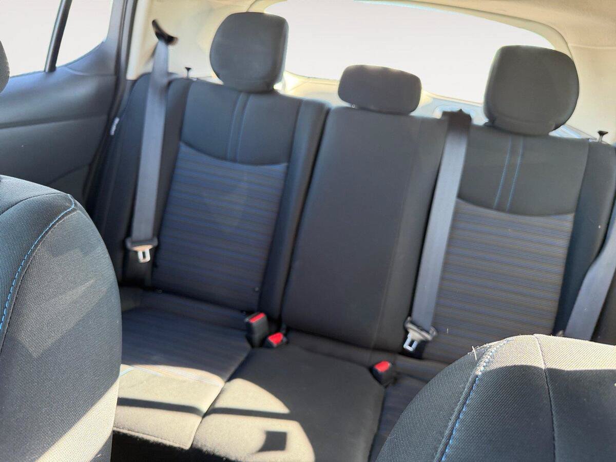 Used 2025 Nissan Leaf S FWD image 13