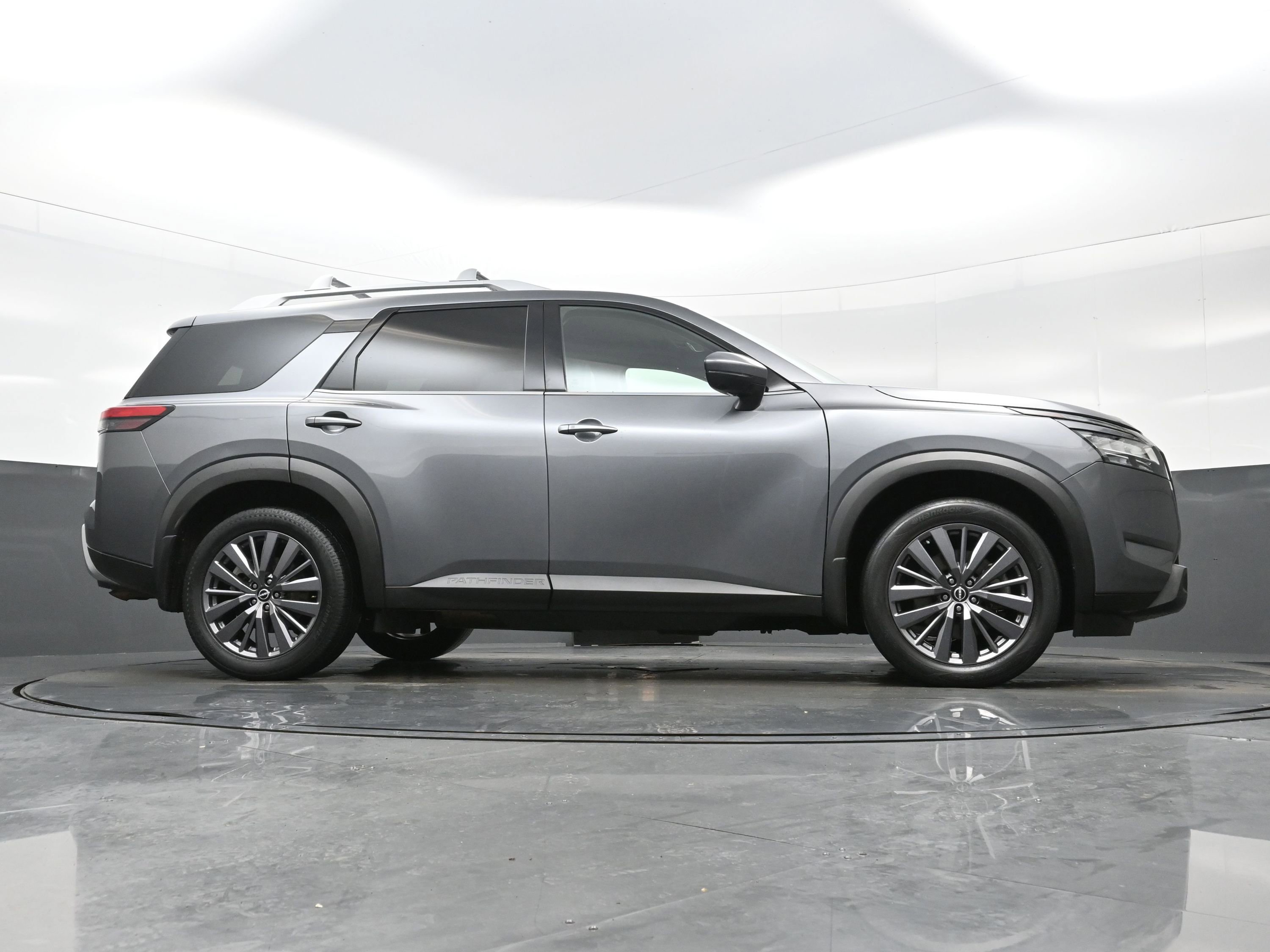Used 2023 Nissan Pathfinder SL w/ SL Premium Package AWD/4WD image 34