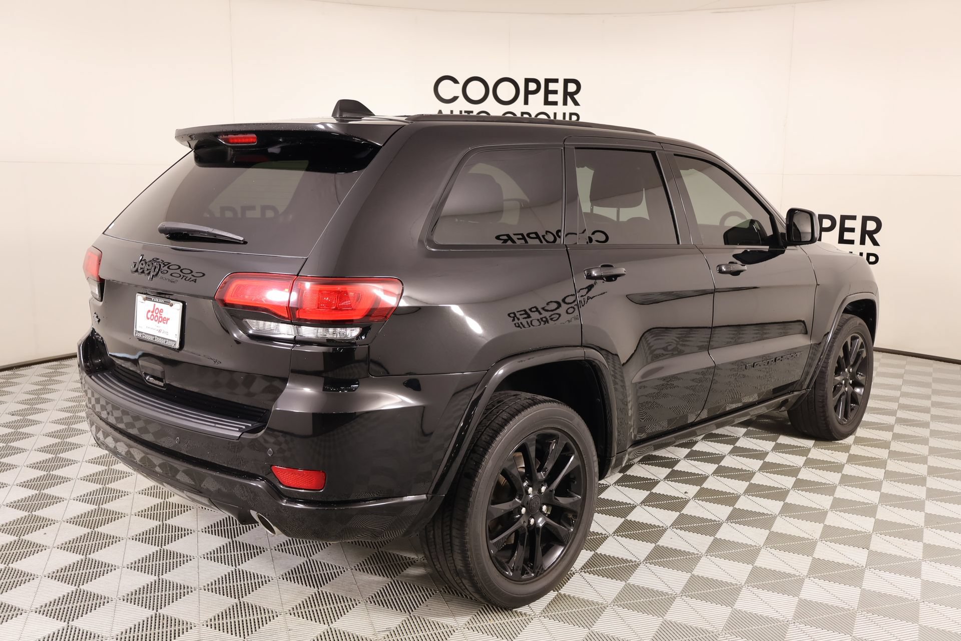 Used 2022 Jeep Grand Cherokee Laredo X AWD/4WD image 21