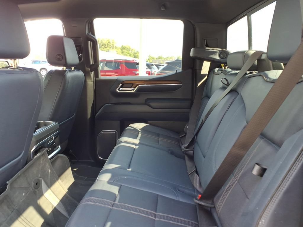 Certified 2023 Chevrolet Silverado 1500 High Country w/ Technology Package AWD/4WD image 16