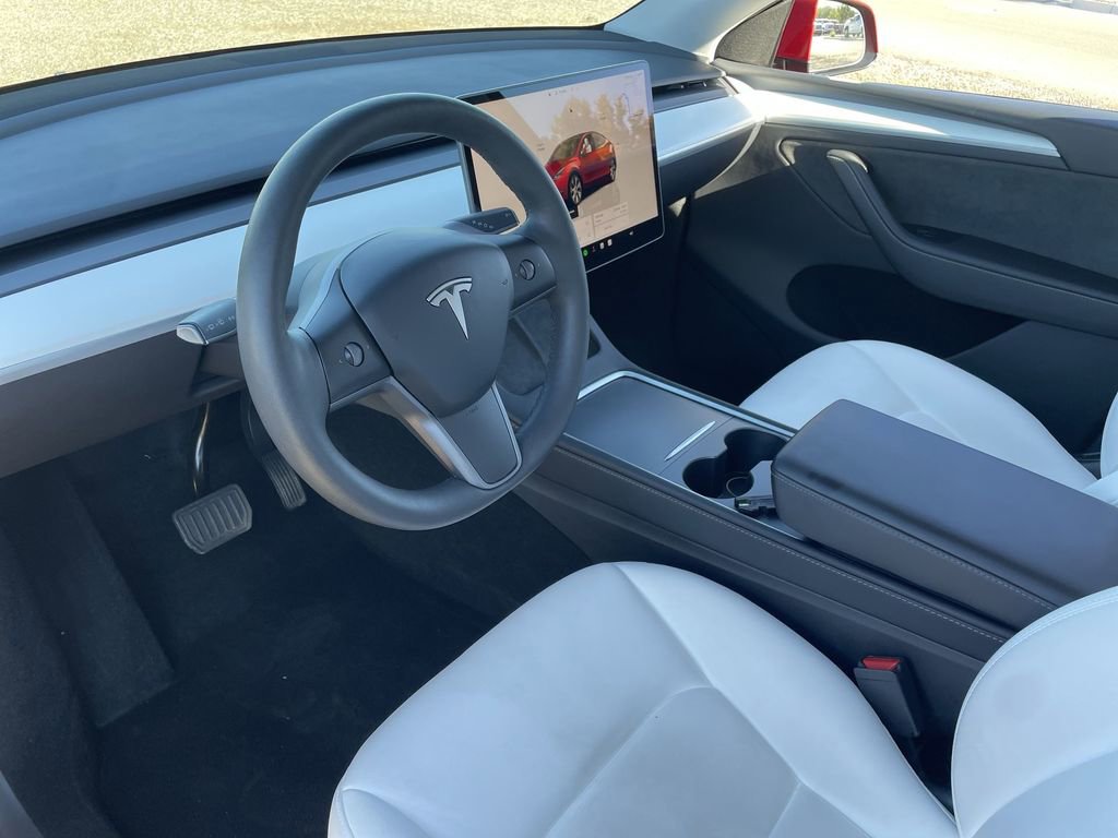 Used 2023 Tesla Model Y Long Range image 10