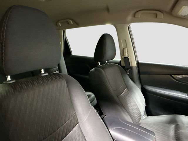 Used 2018 Nissan Rogue SV image 27