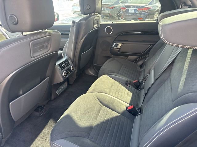 Used 2023 Land Rover Discovery S image 29