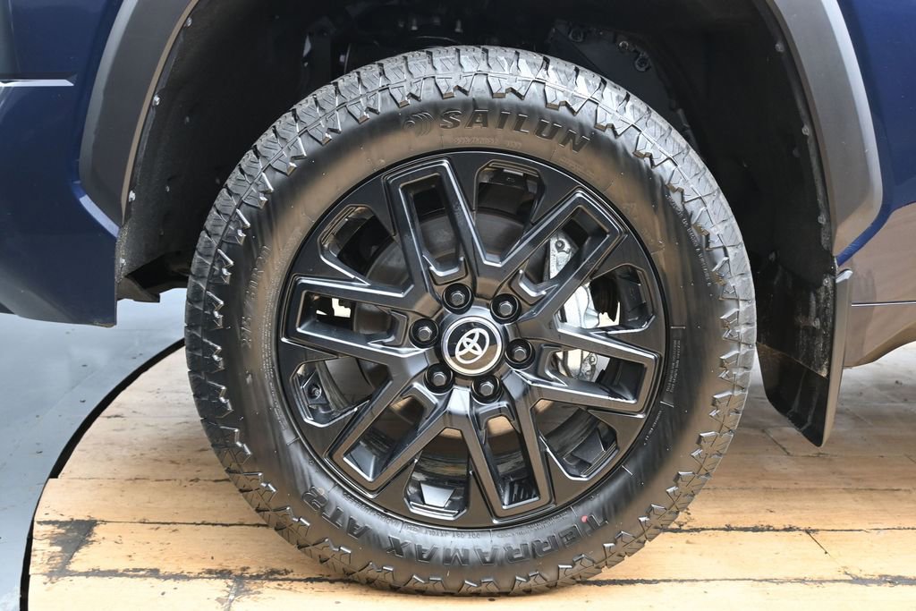 Used 2026 Toyota Tundra Limited AWD/4WD image 13