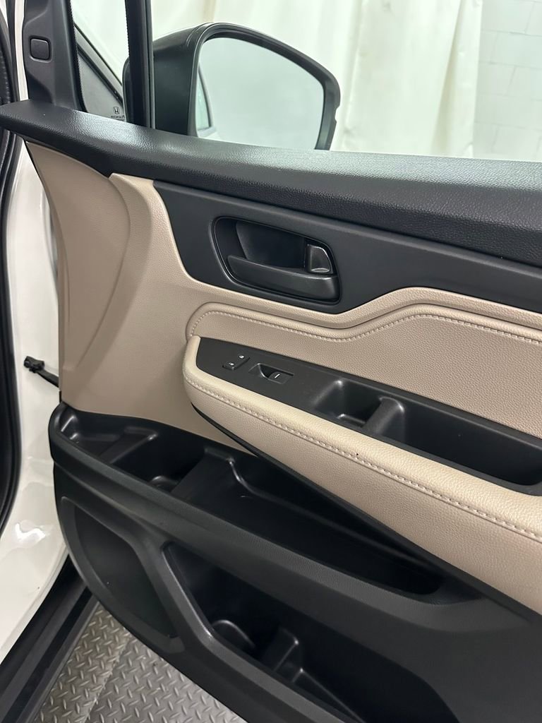 Used 2018 Honda Odyssey EX image 35