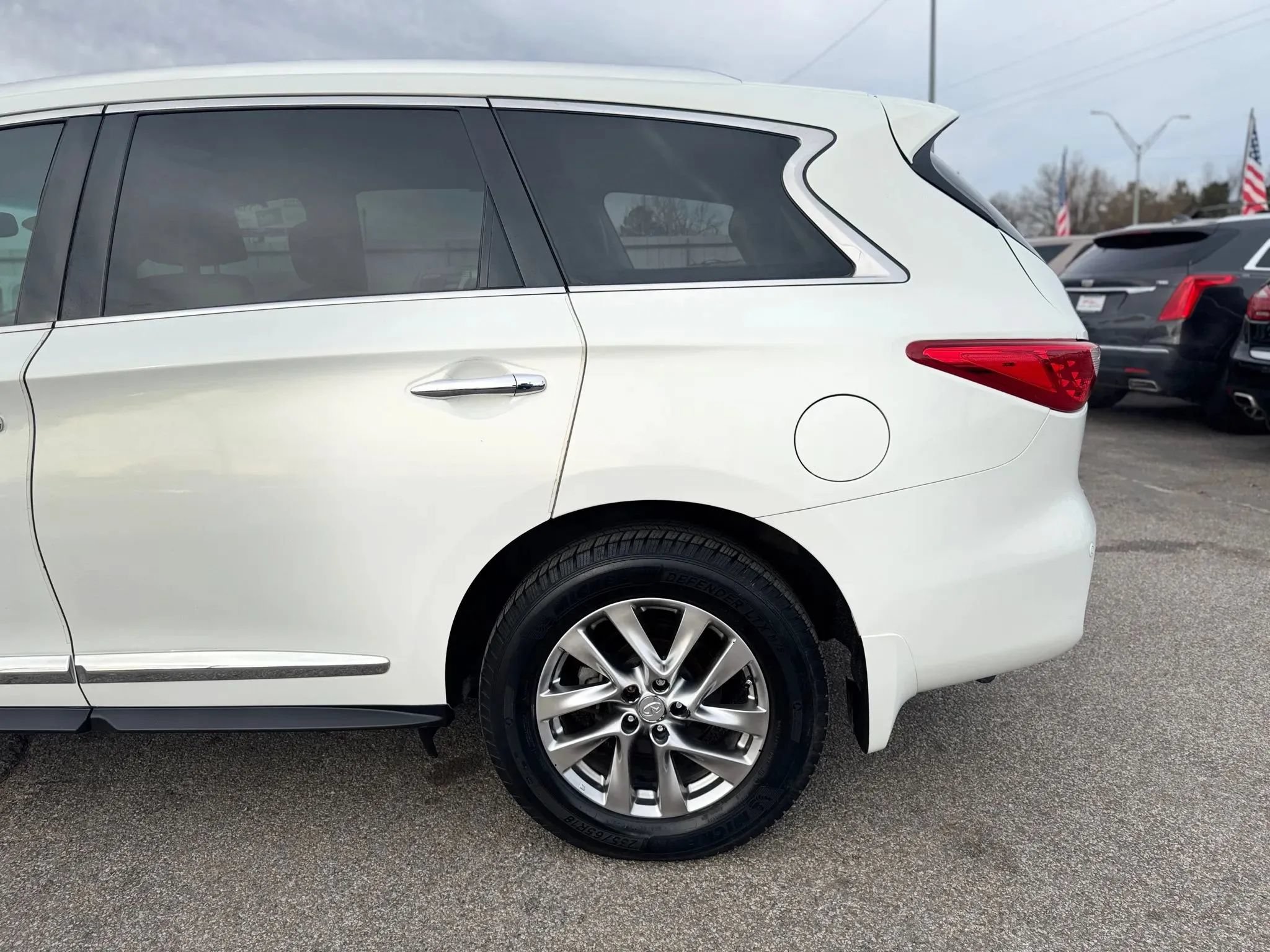 Used 2013 INFINITI JX35 FWD w/ Premium Pkg image 12