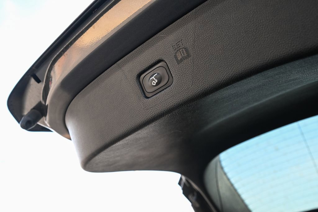 Used 2020 Ford Edge ST-Line w/ Cold Weather Package image 17