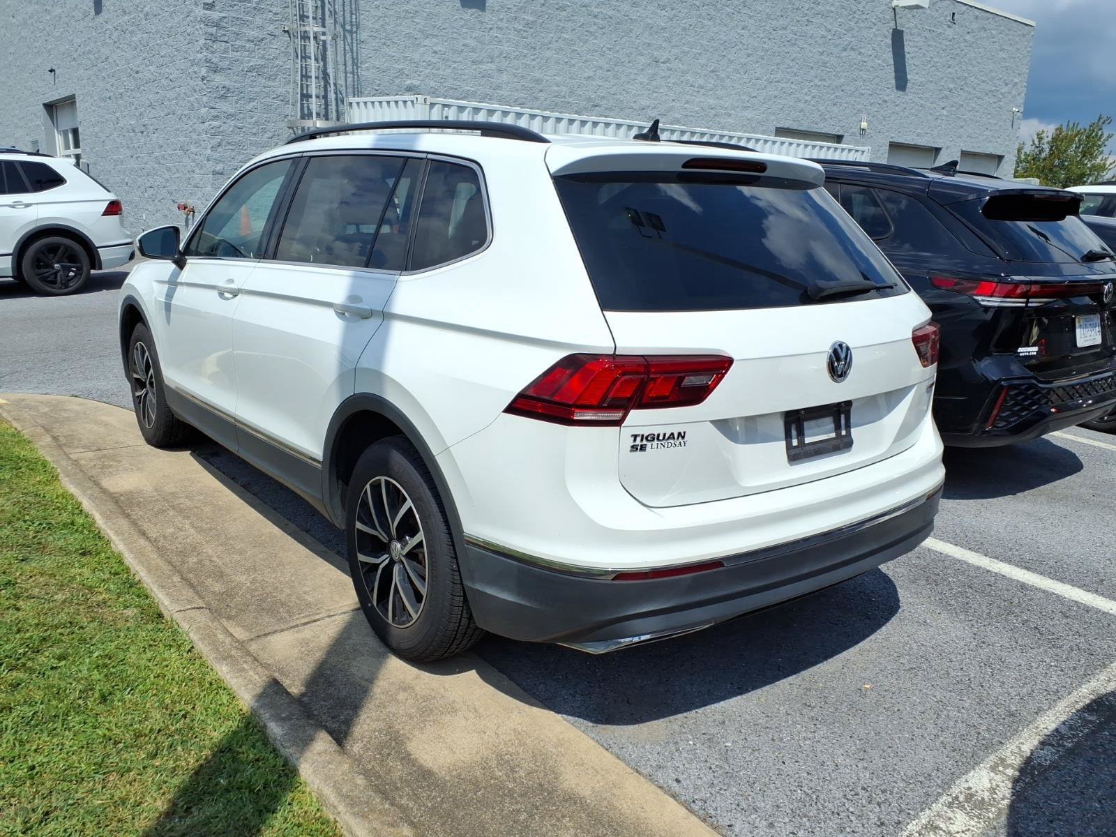 Used 2021 Volkswagen Tiguan SE w/ Panoramic Sunroof Package AWD/4WD image 4