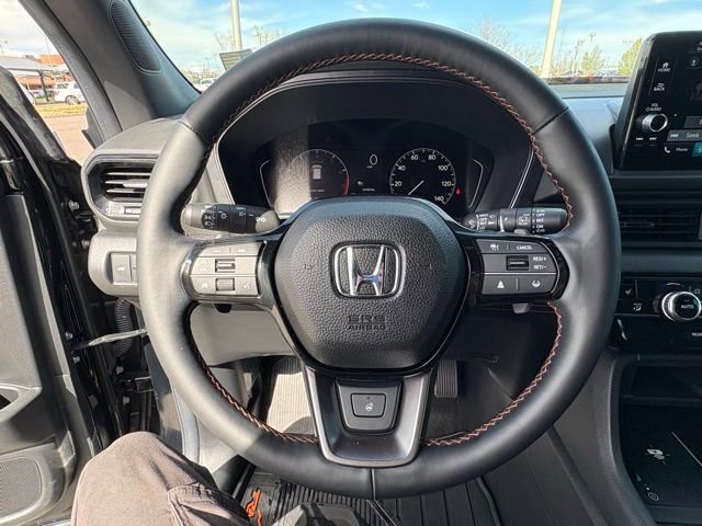 Used 2025 Honda Pilot TrailSport image 13