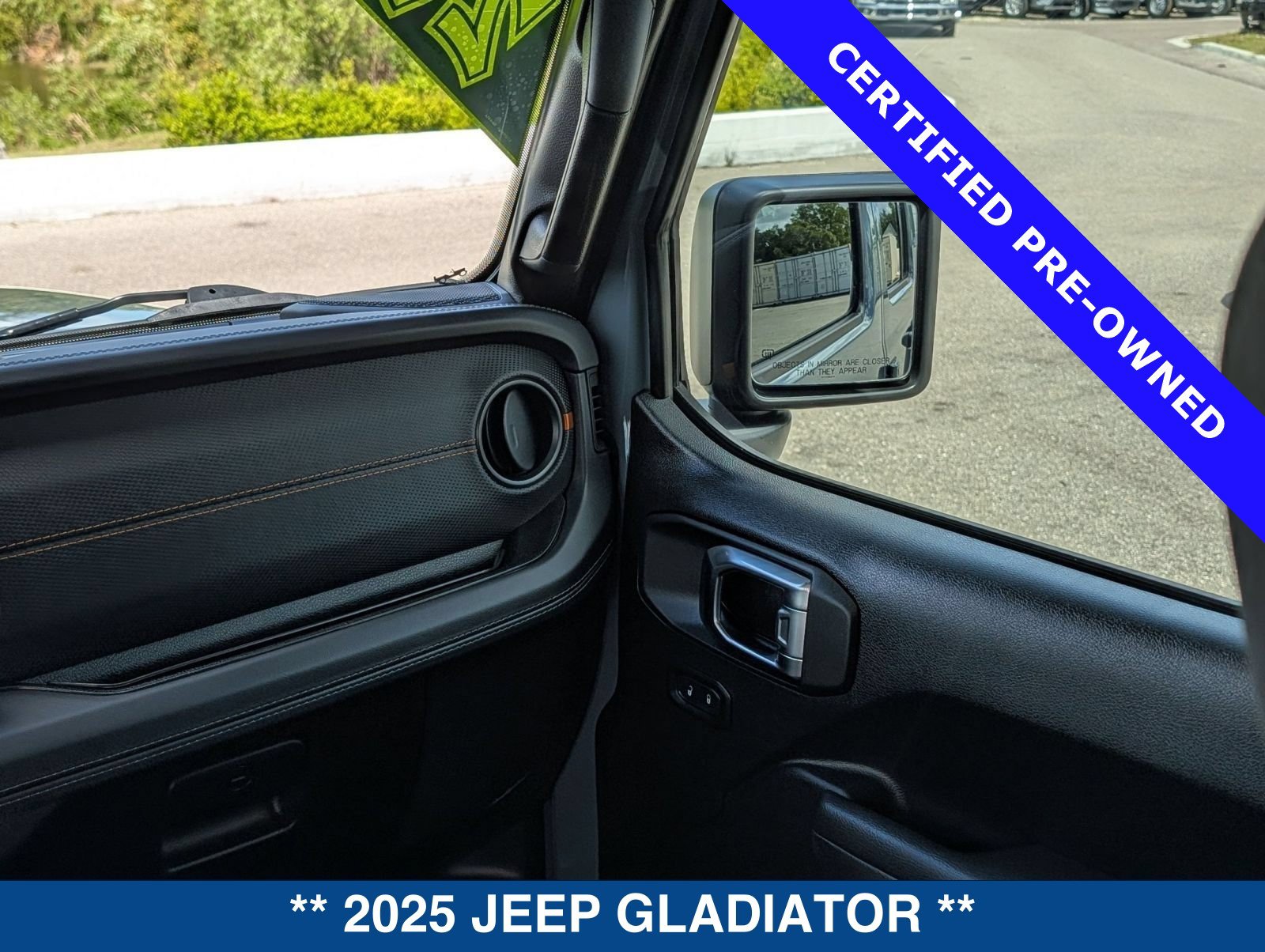 Used 2025 Jeep Gladiator Mojave w/ Safety Group AWD/4WD image 21