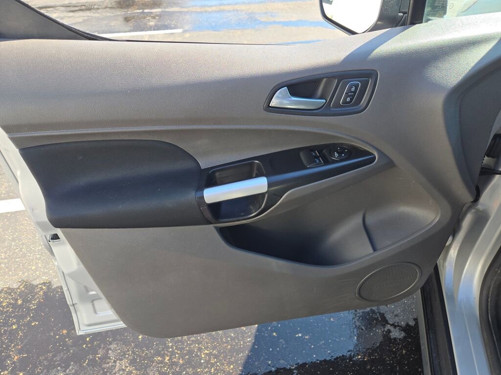 Used 2023 Ford Transit Connect XLT image 20
