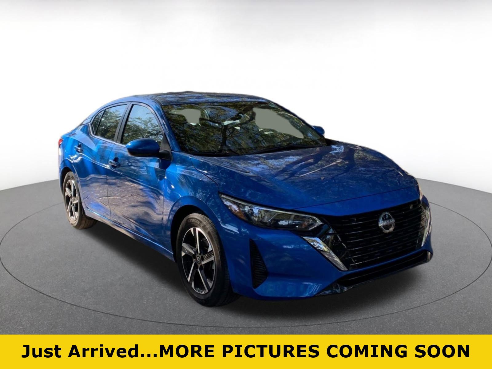 Used 2025 Nissan Sentra SV image 1