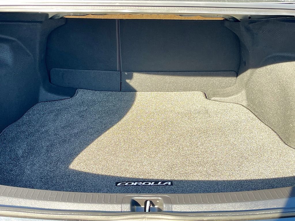 Used 2023 Toyota Corolla SE w/ SE Premium Package image 24