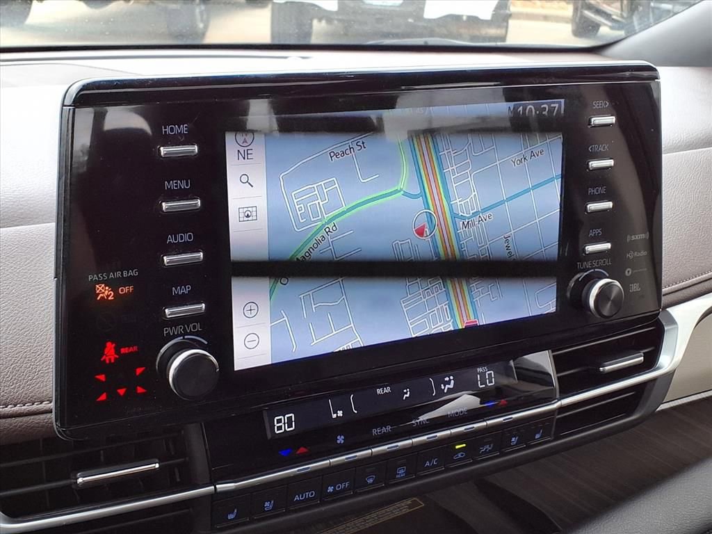 Used 2023 Toyota Sienna Platinum image 4