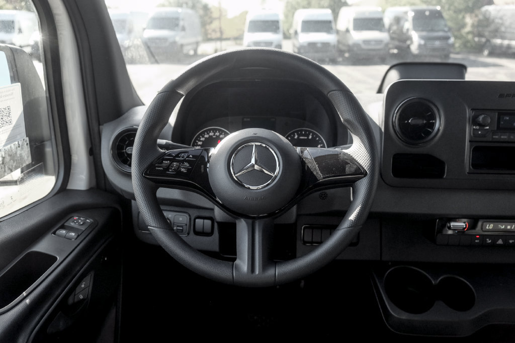 New 2025 Mercedes-Benz Sprinter 2500 image 16