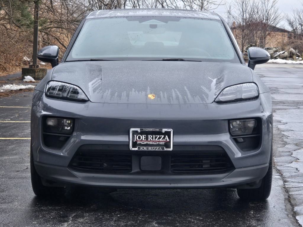Certified 2025 Porsche Macan Electric image 10