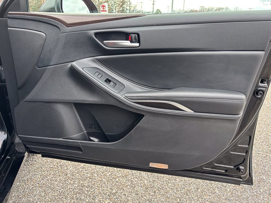 Used 2020 Toyota Avalon XLE image 41