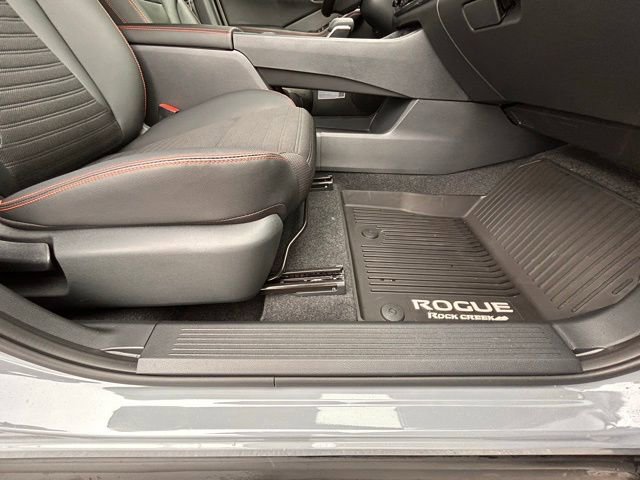 Used 2026 Nissan Rogue Rock Creek image 32