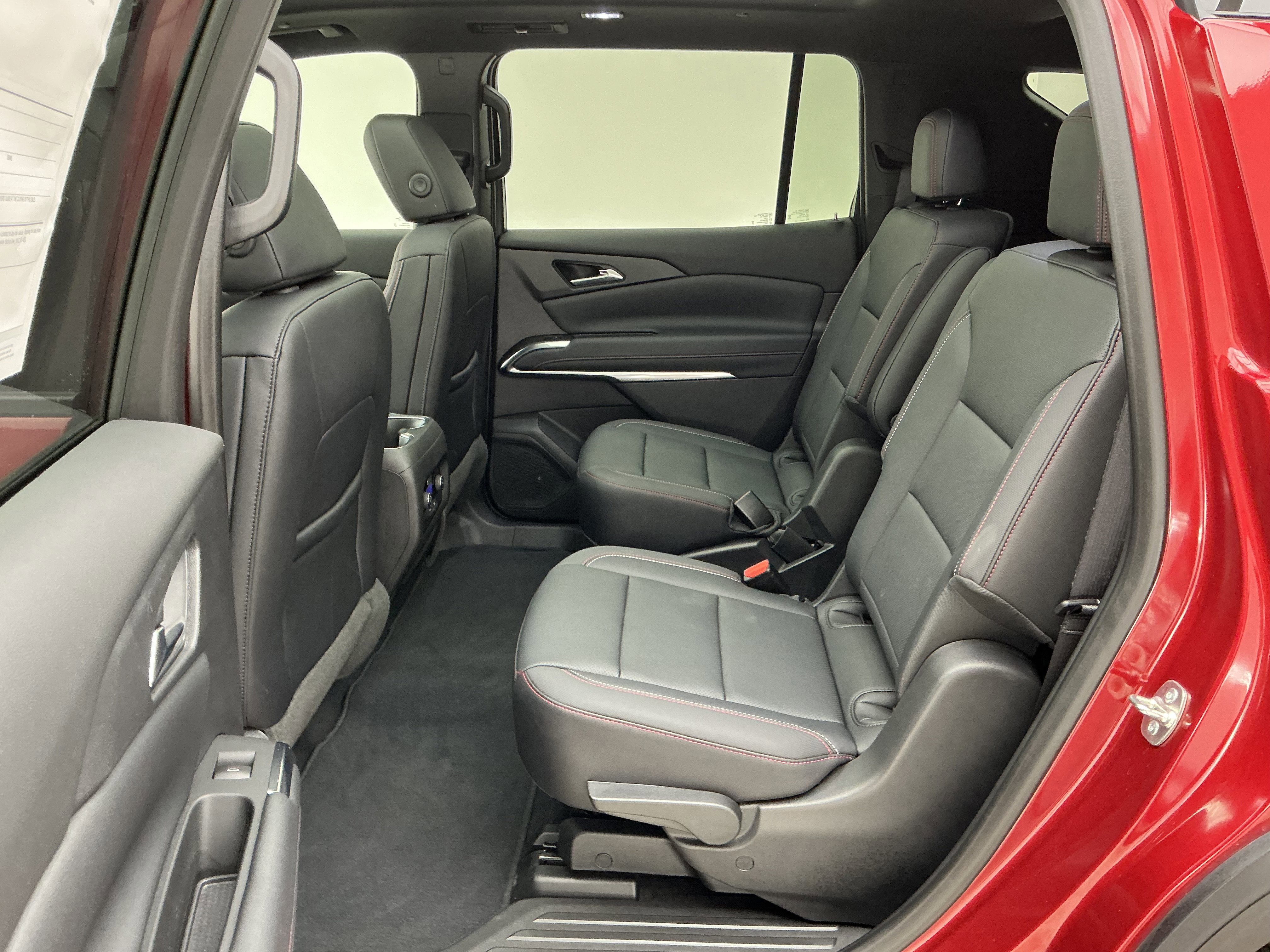 Used 2025 Chevrolet Traverse Z71 image 19