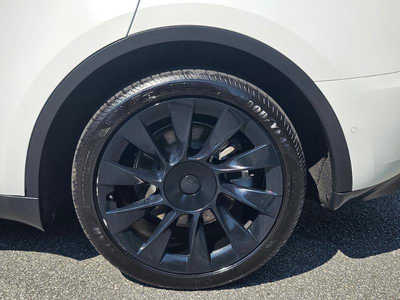 Used 2022 Tesla Model Y Long Range AWD/4WD image 19