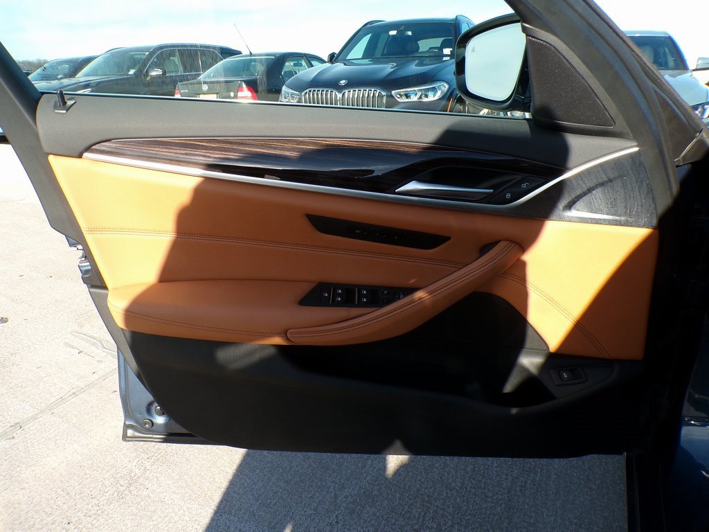 Certified 2023 BMW 540i xDrive w/ Convenience Package image 12