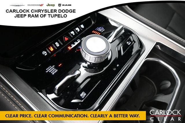 Used 2025 Jeep Wagoneer Series III w/ Premium Group I AWD/4WD image 23