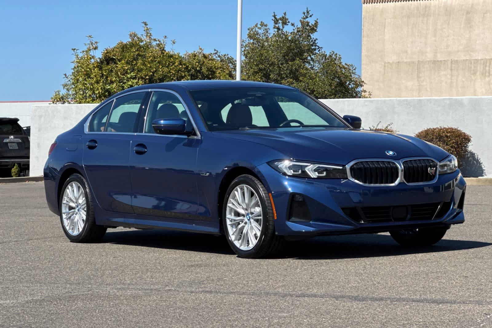 Used 2023 BMW 330e w/ Premium Package RWD image 5