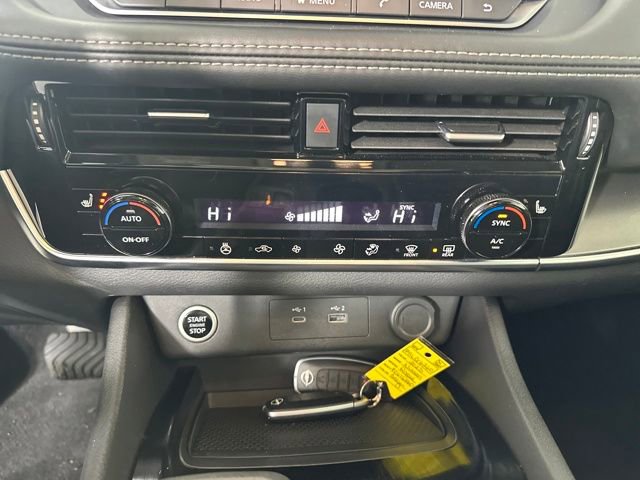 Used 2023 Nissan Rogue SV w/ SV Premium Package image 23